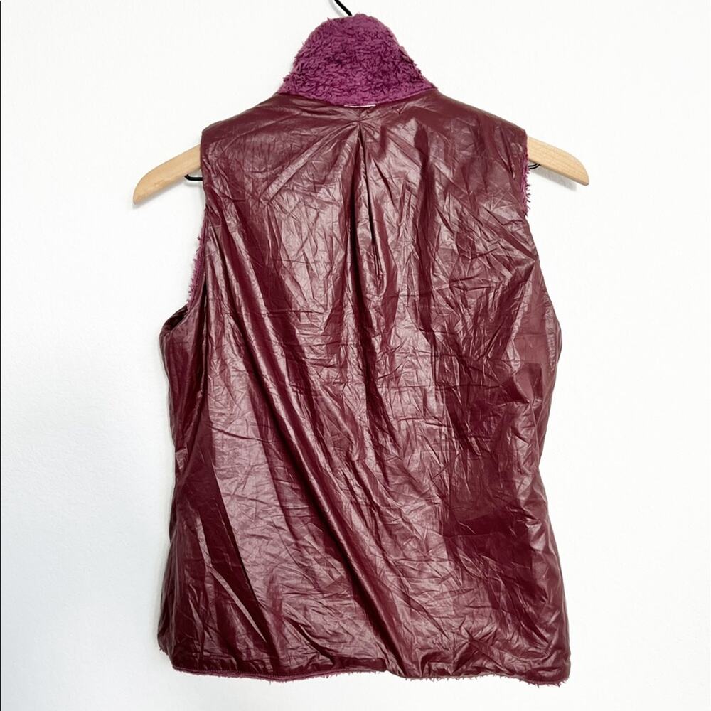 Patagonia Women Retro Classic Nubby Fleece Magenta Reversible Vest - Picture 4 of 5